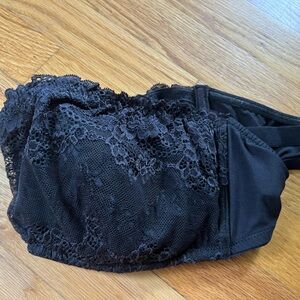 Beautiful Black Lace Strapless Bra